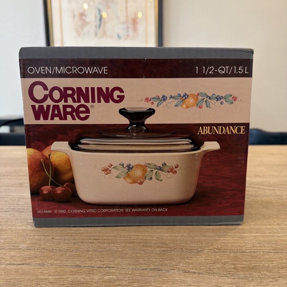 Corning Ware Abundance 1 1/2 QT  1.5 L Casserole Dish Amber Lid 6014444 Open Box